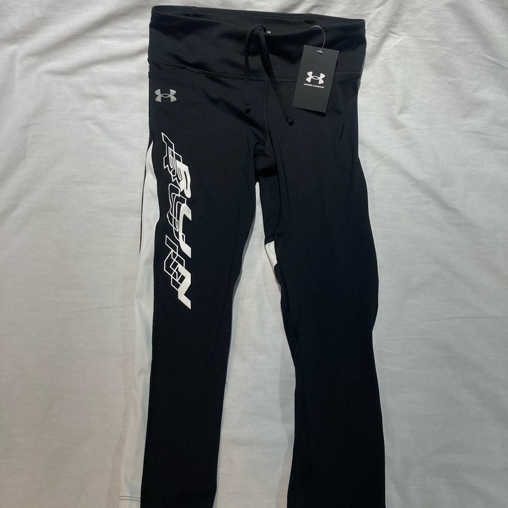 Under Armour Capri compression leggings, size small, NWT! $49.99!